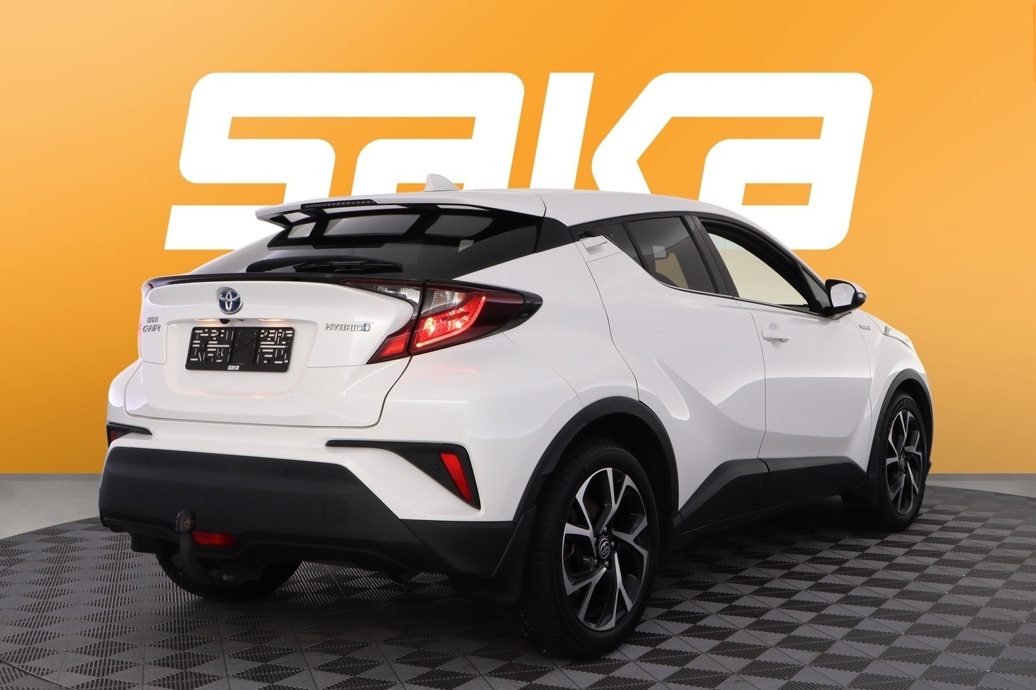 Toyota C-HR vaihtoauto