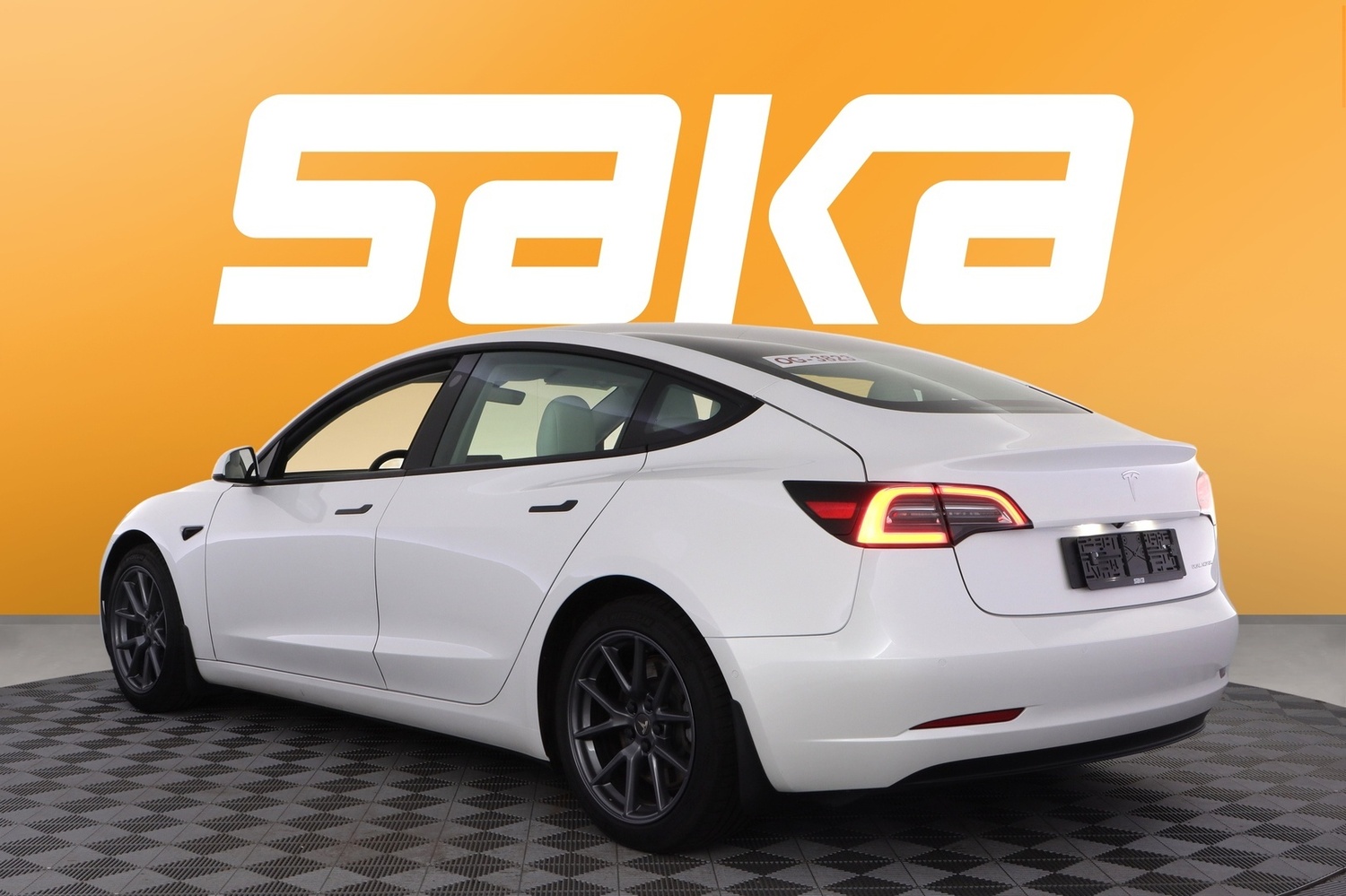 Tesla Model 3 vaihtoauto