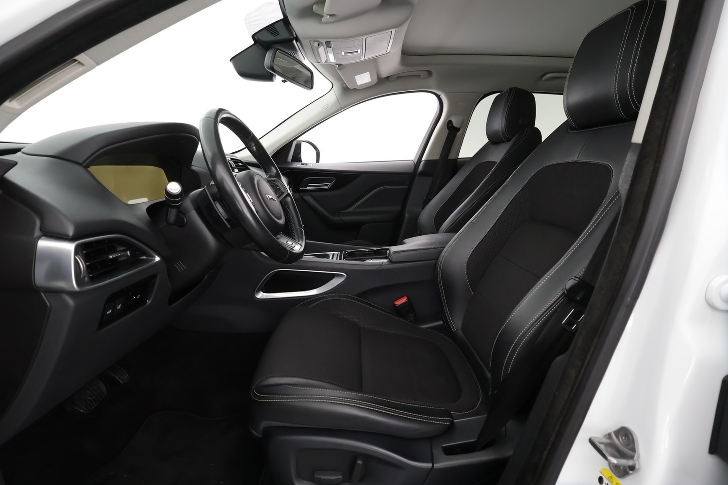 Jaguar F-PACE vaihtoauto