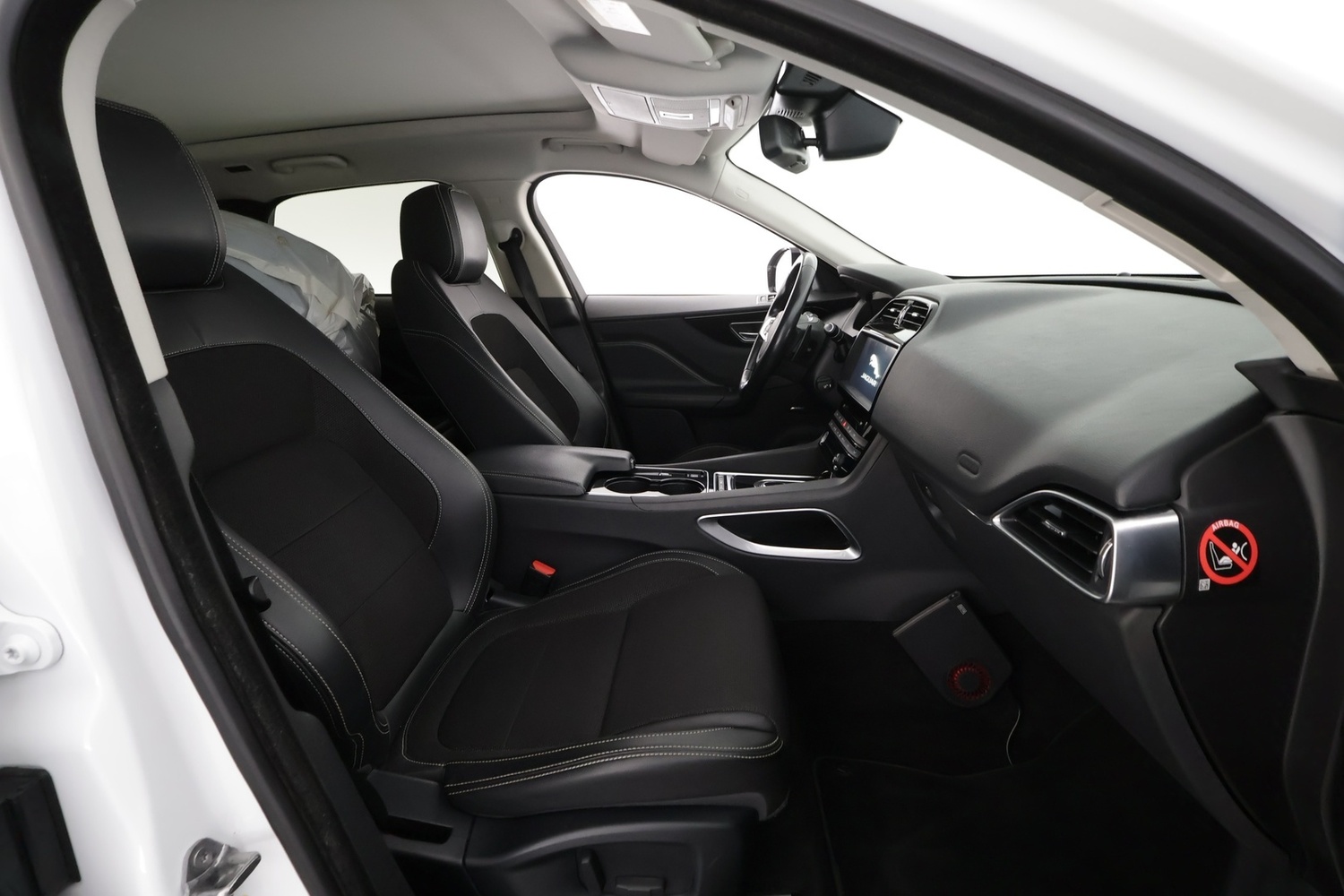 Jaguar F-PACE vaihtoauto