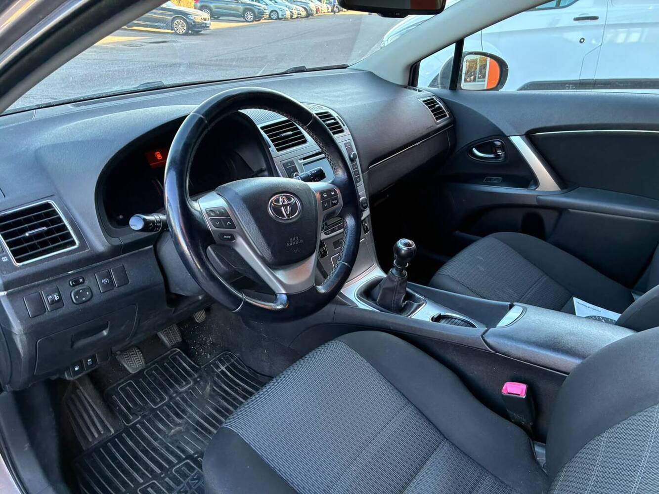 Toyota Avensis vaihtoauto