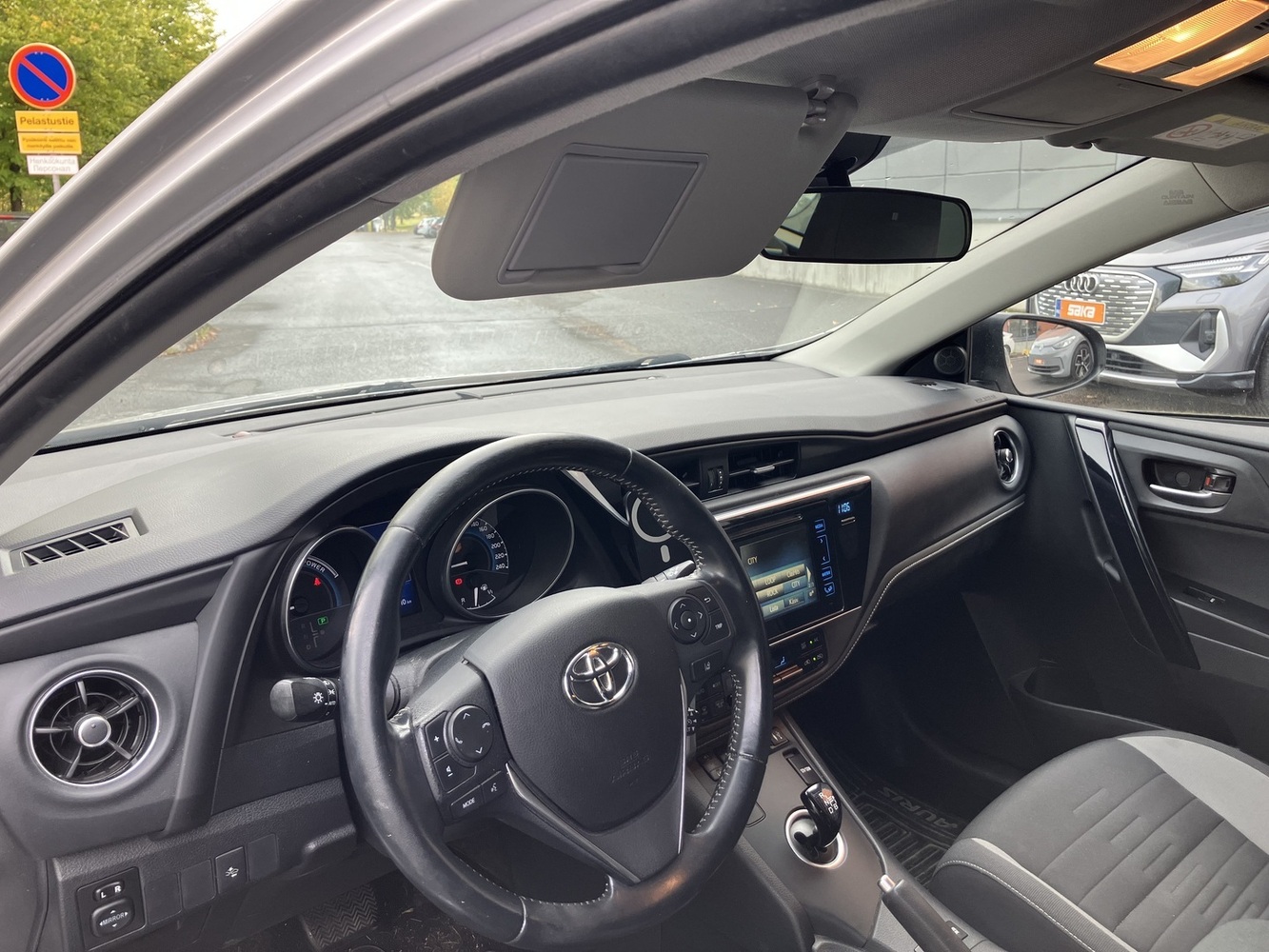 Toyota Auris vaihtoauto