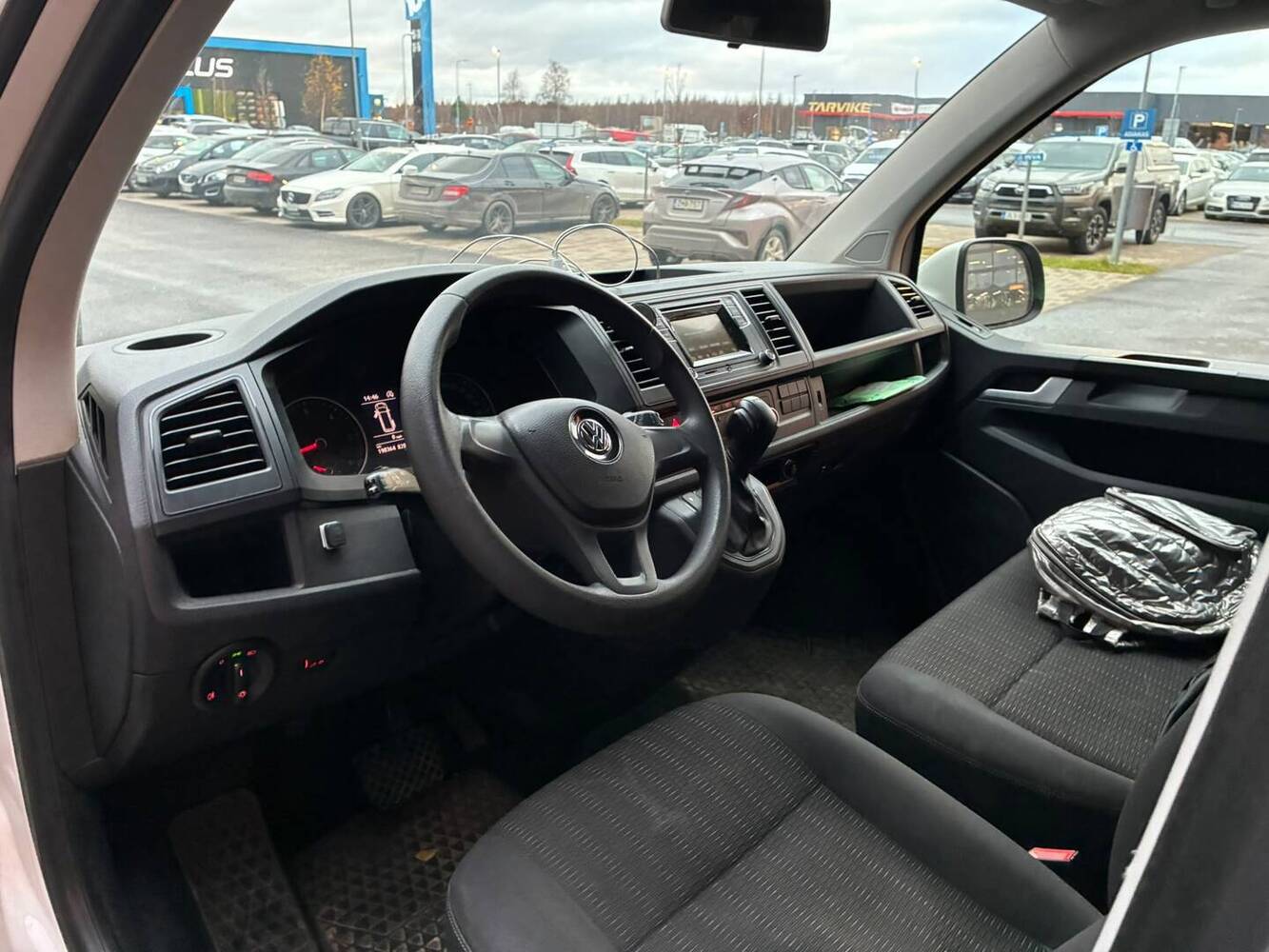 Volkswagen Caravelle vaihtoauto