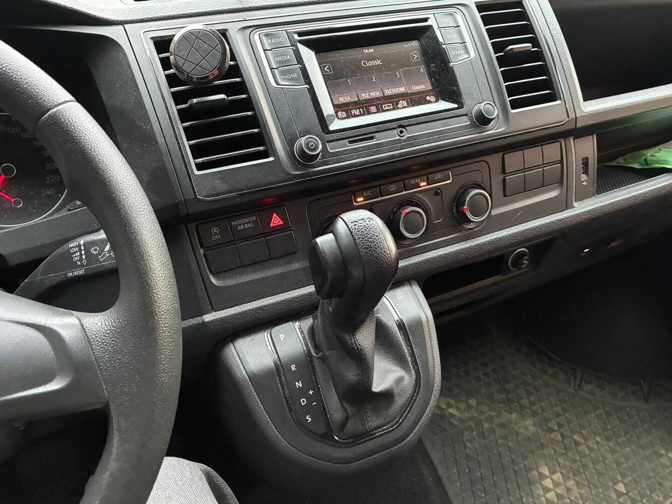 Volkswagen Caravelle vaihtoauto
