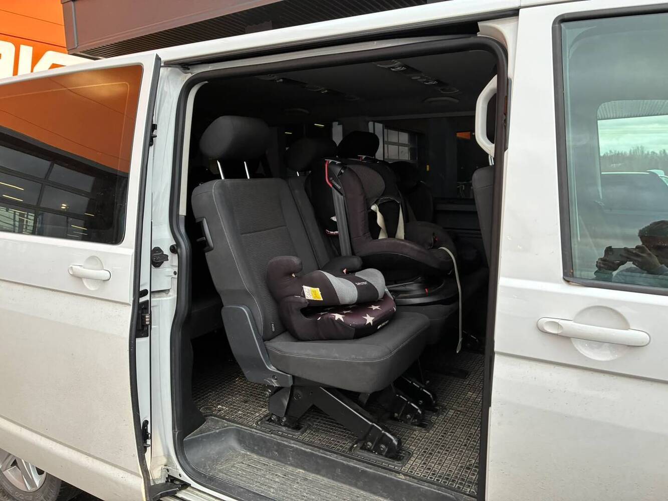 Volkswagen Caravelle vaihtoauto