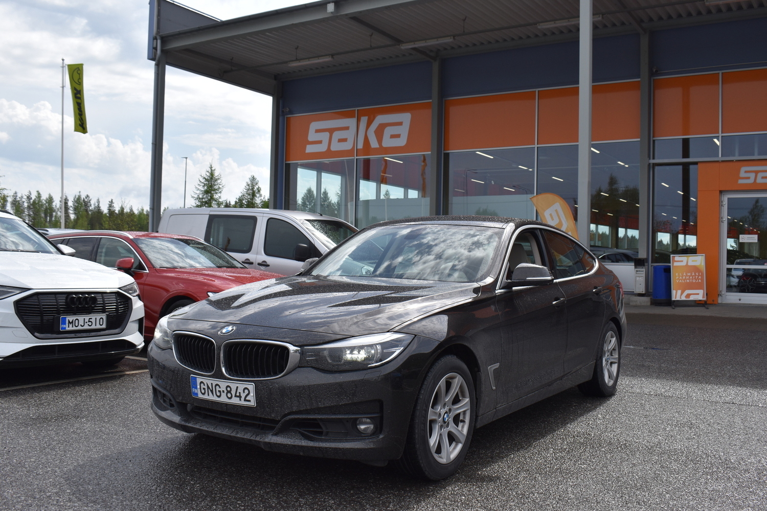 BMW 320 vaihtoauto