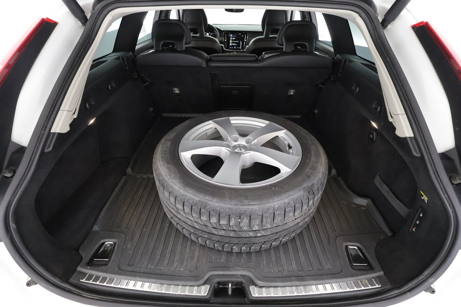 Volvo V90 Cross Country vaihtoauto