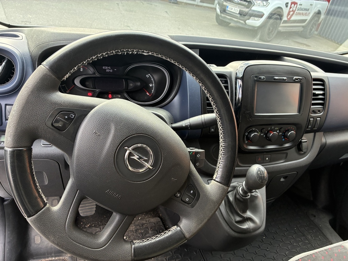 Opel Vivaro vaihtoauto