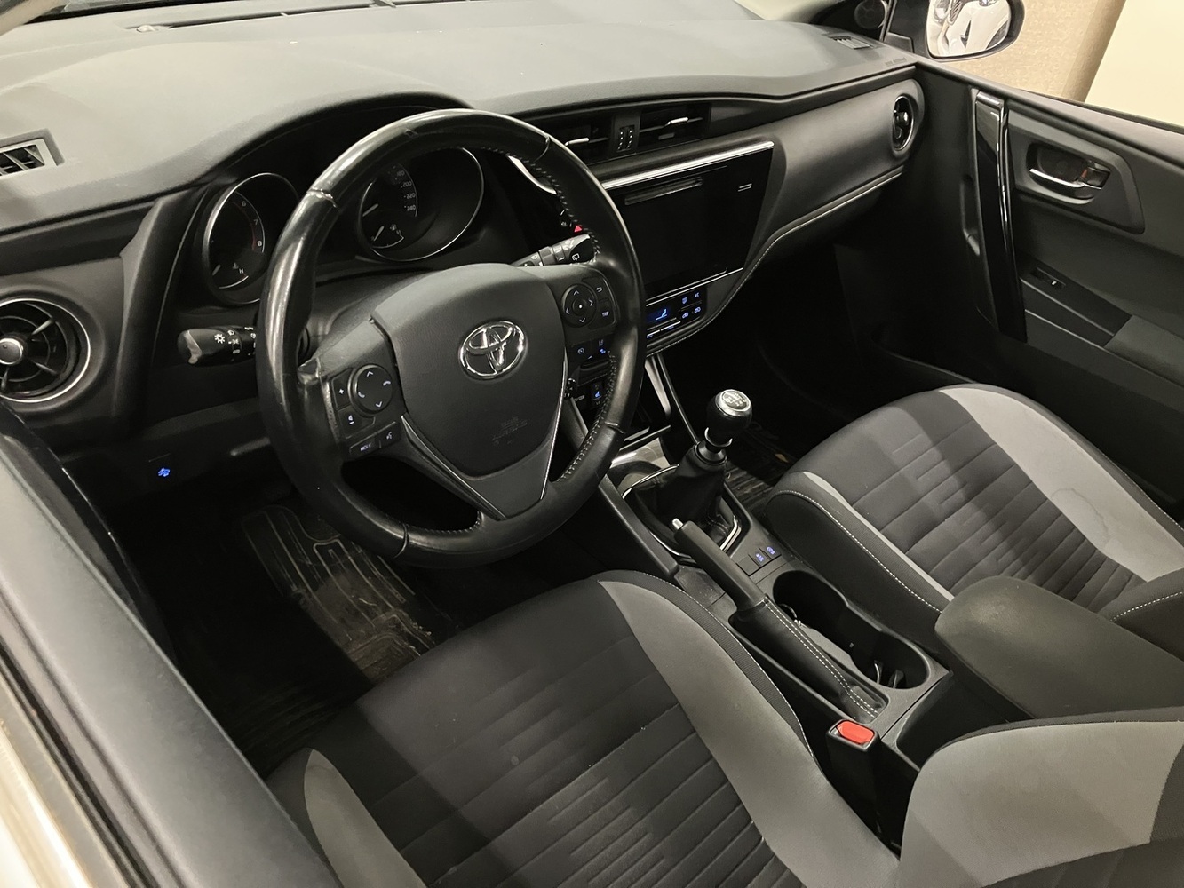 Toyota Auris vaihtoauto