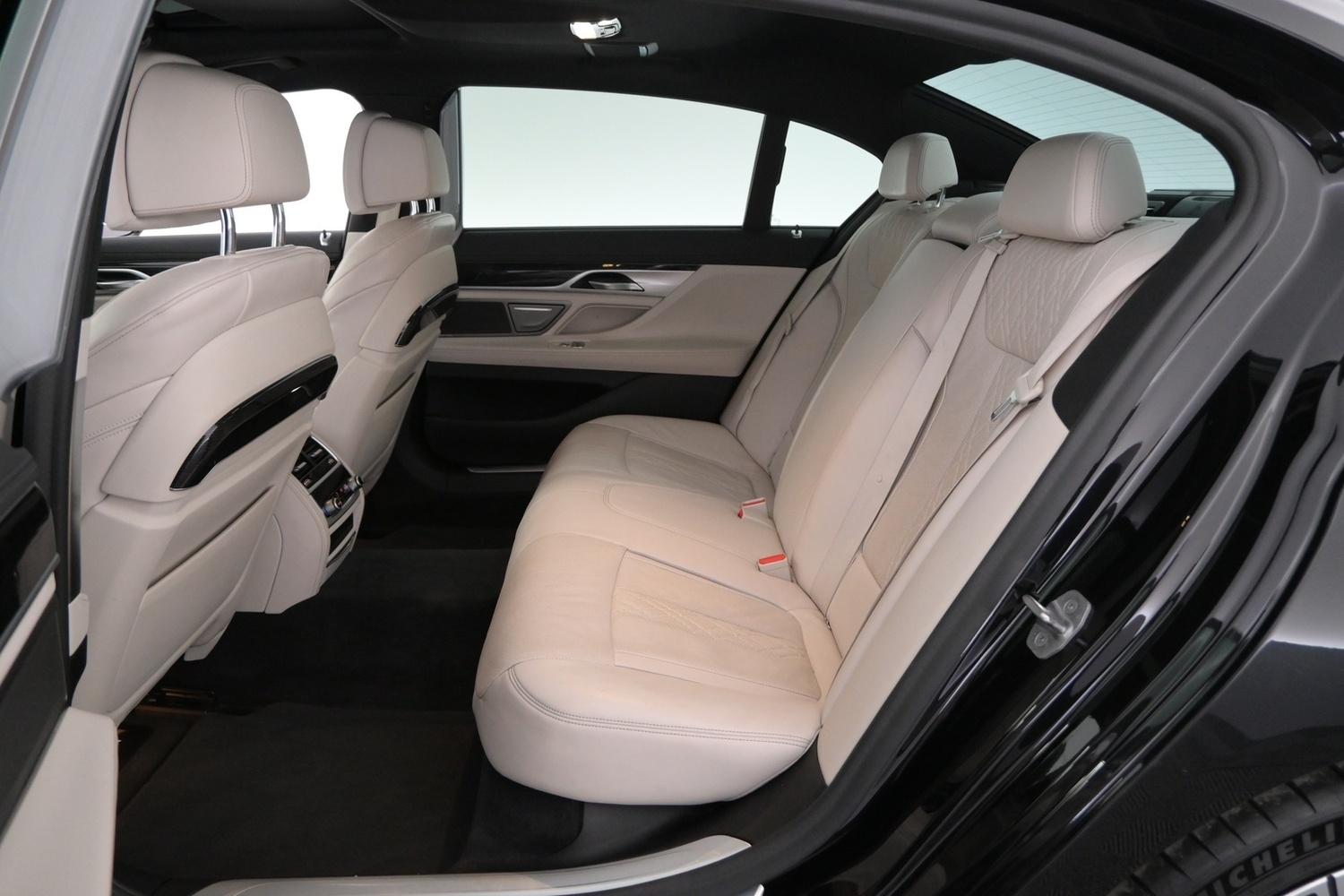 BMW 745 vaihtoauto