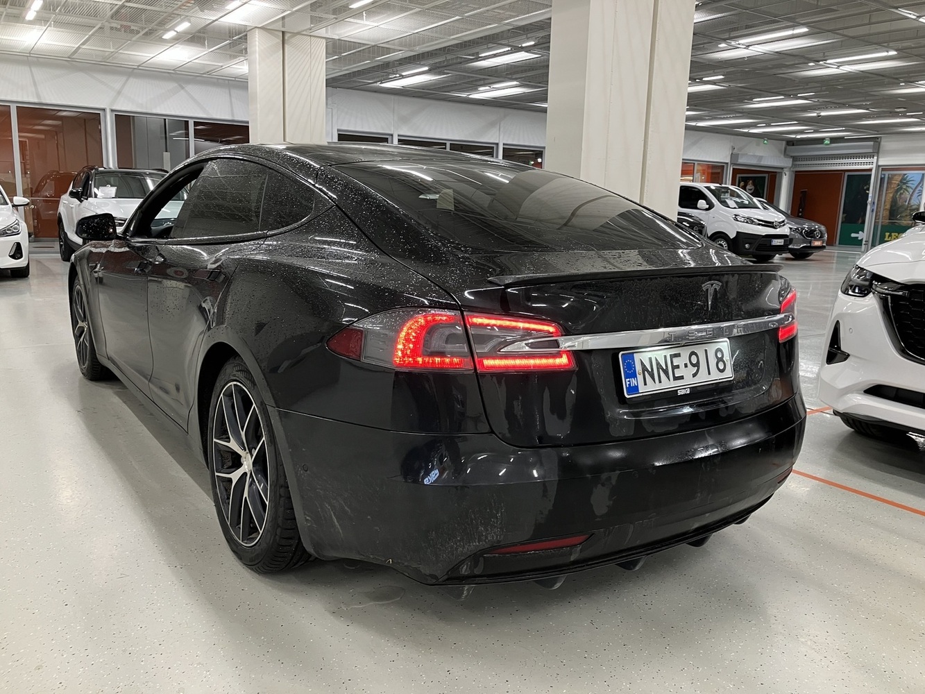 Tesla Model S vaihtoauto