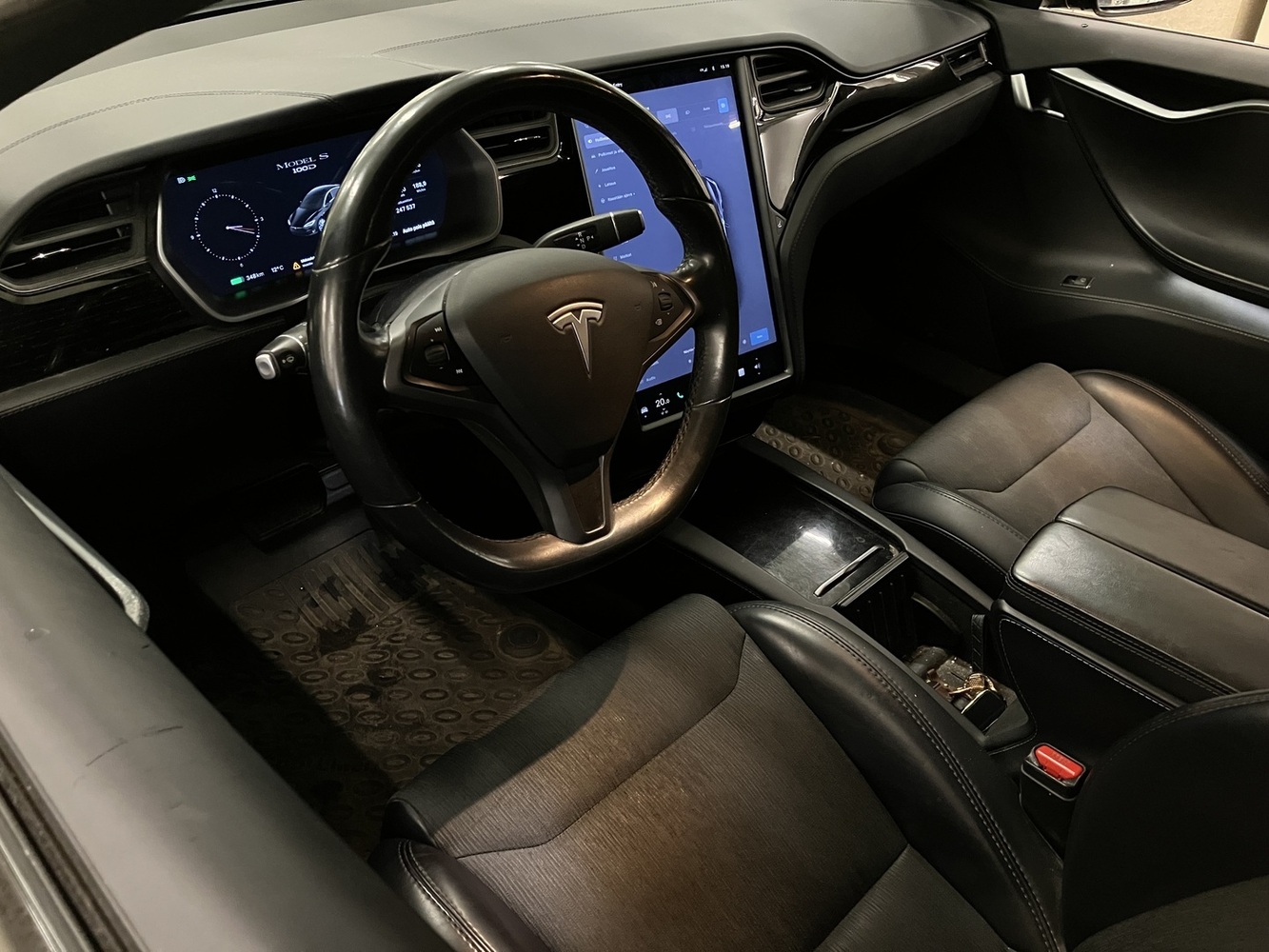 Tesla Model S vaihtoauto