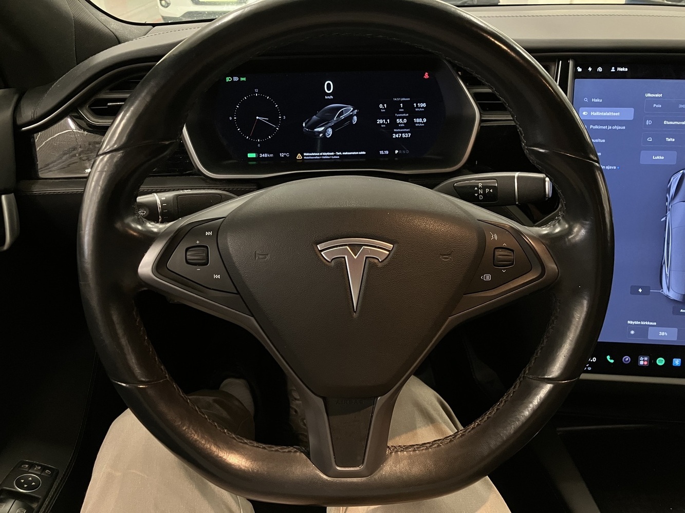 Tesla Model S vaihtoauto
