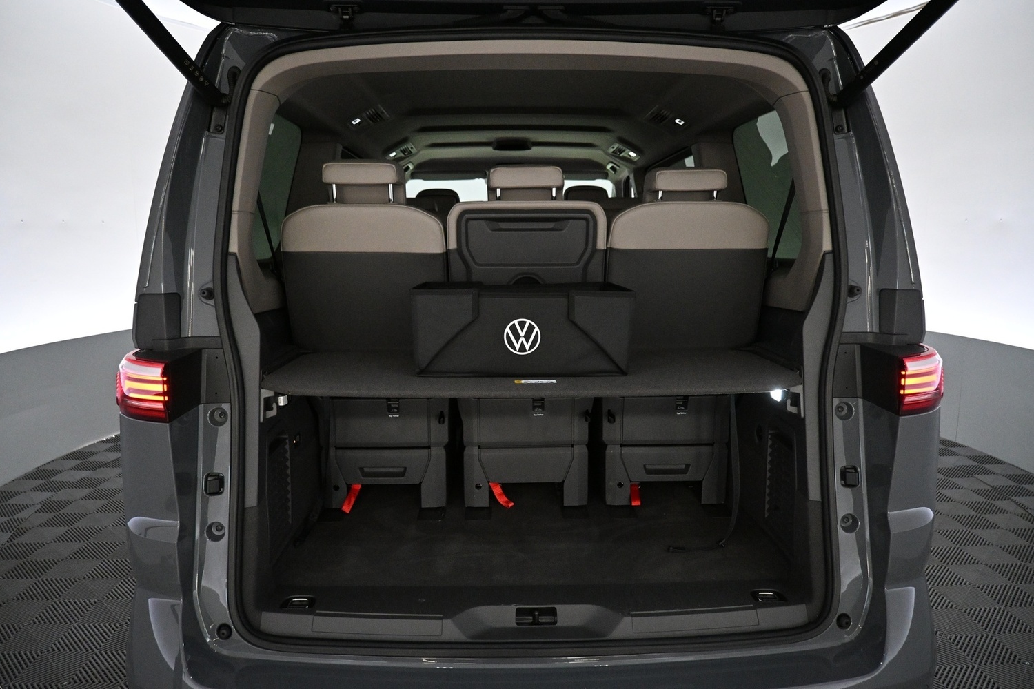 Volkswagen Multivan vaihtoauto