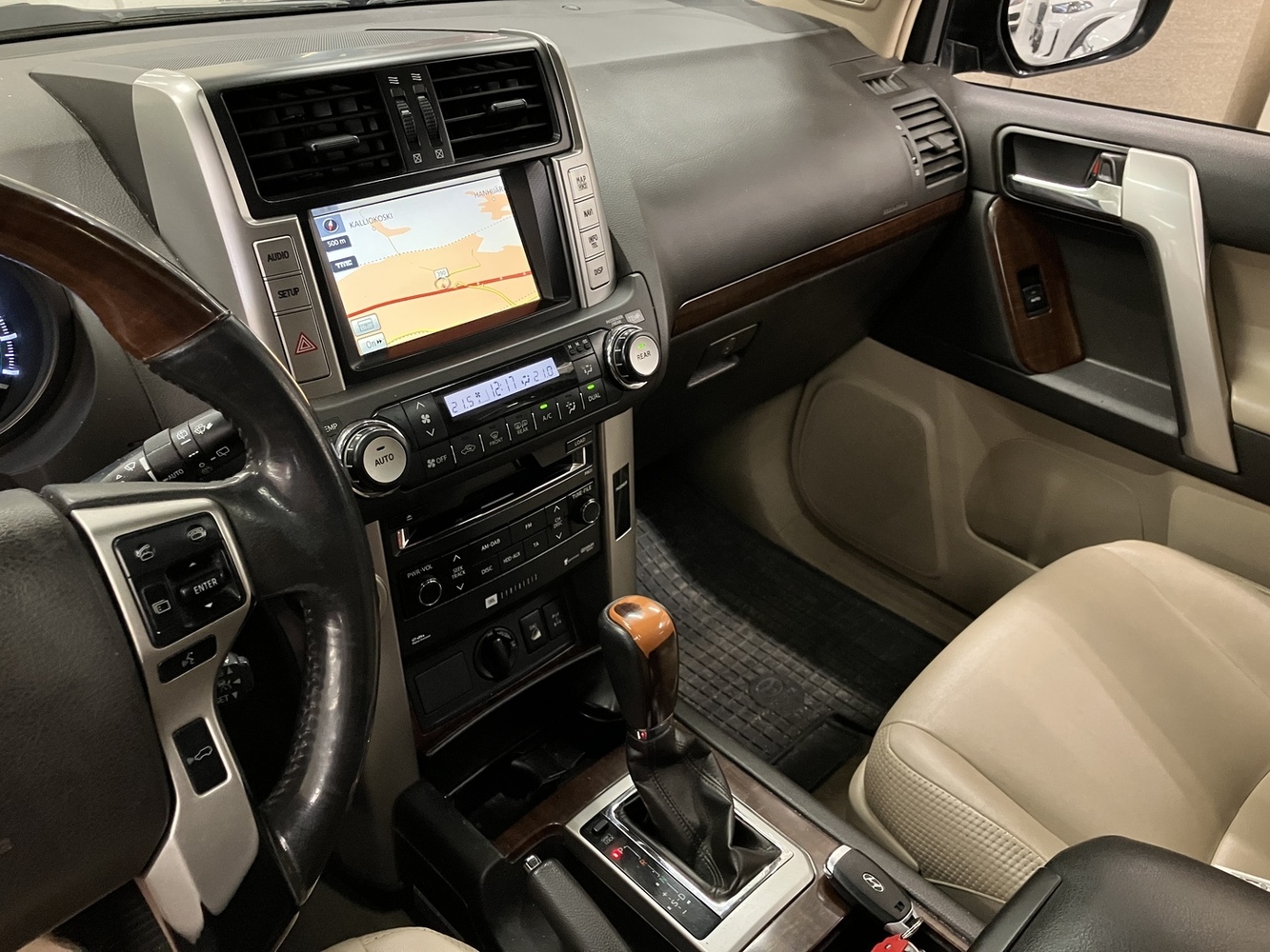 Toyota Land Cruiser vaihtoauto