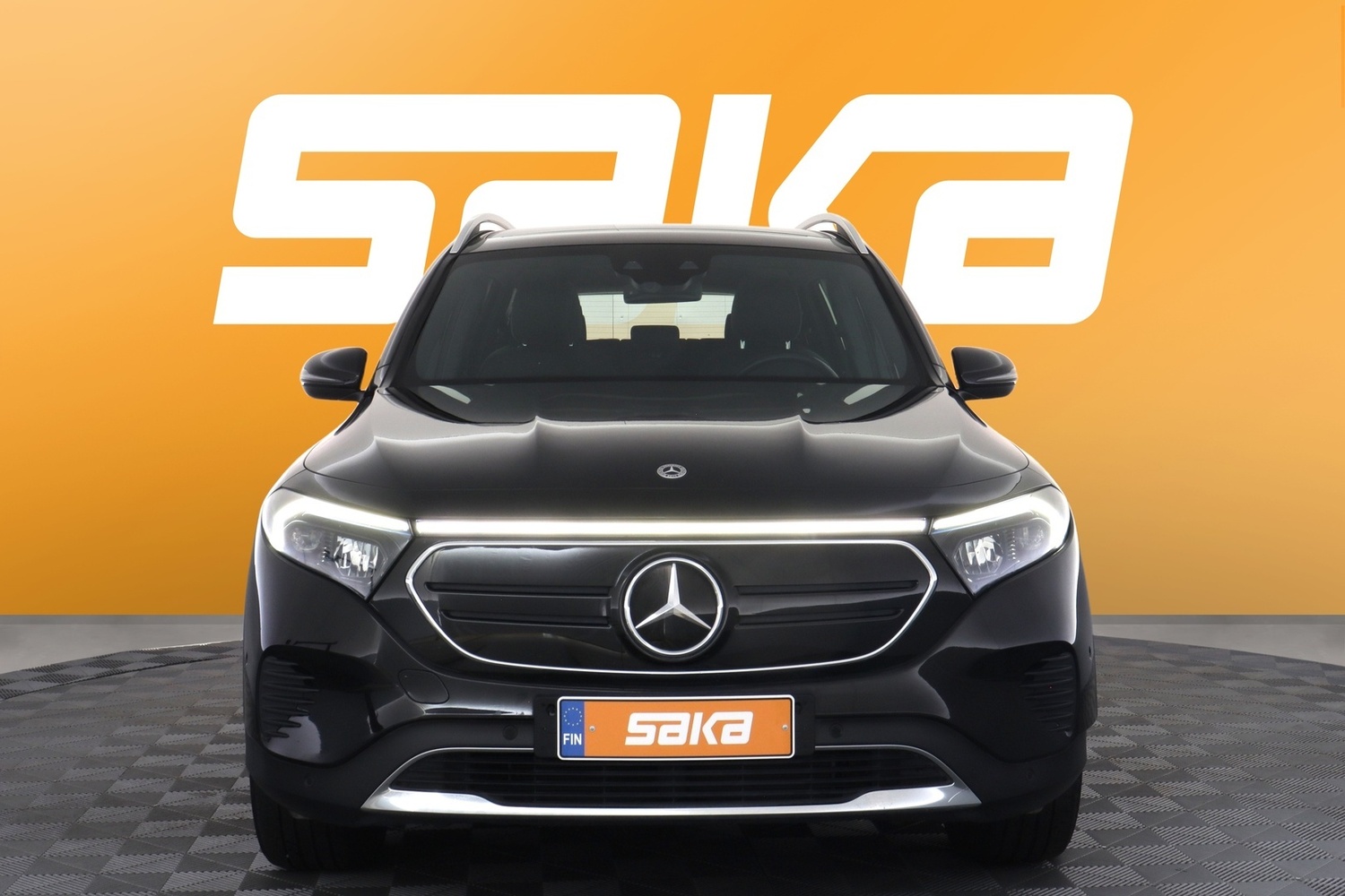 Mercedes-Benz EQB vaihtoauto