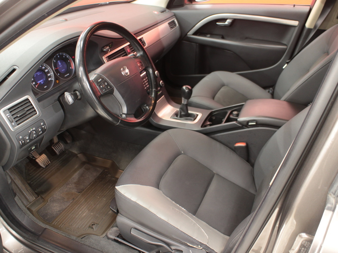 Volvo V70 vaihtoauto