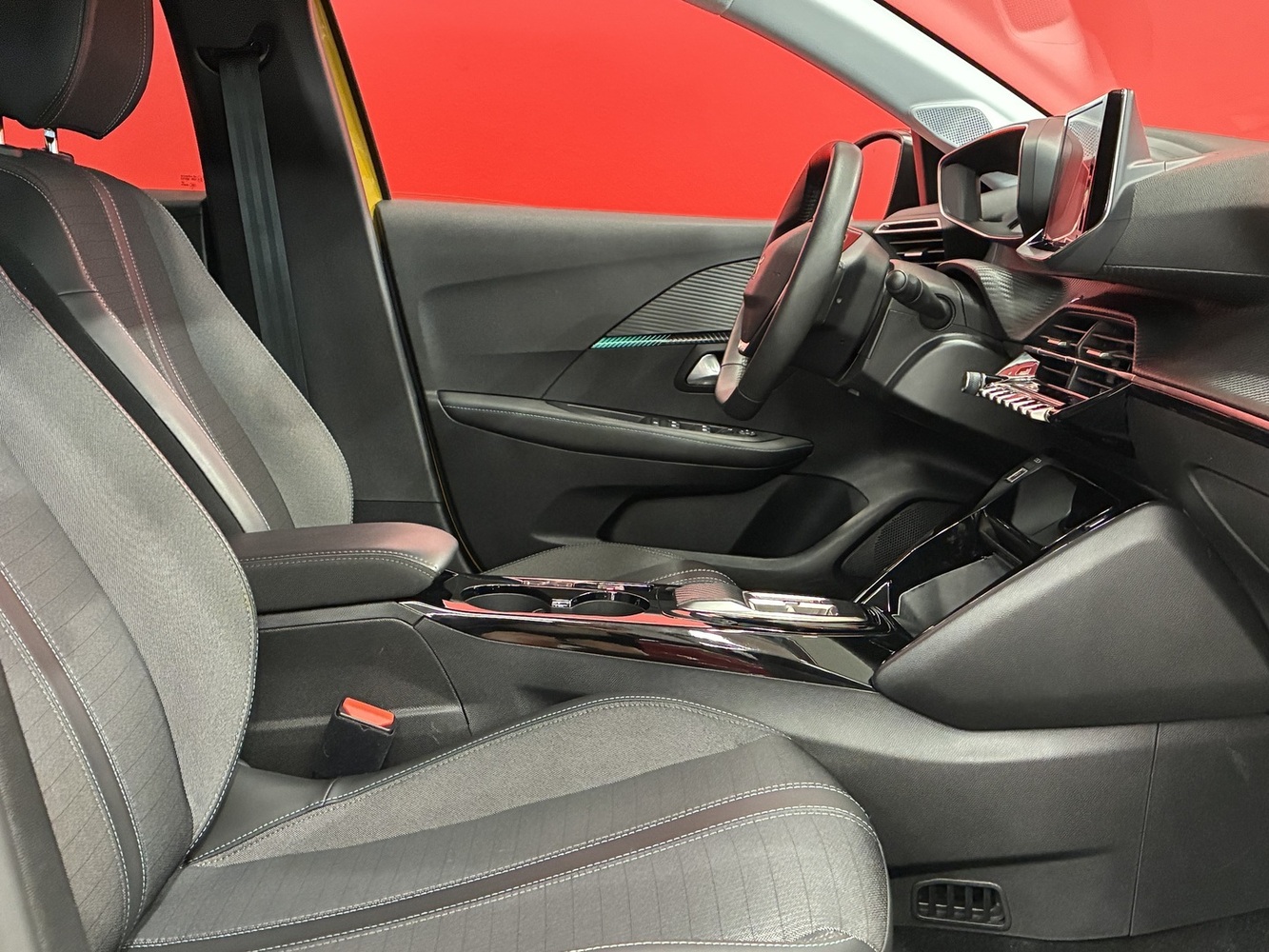 Peugeot e-208 vaihtoauto