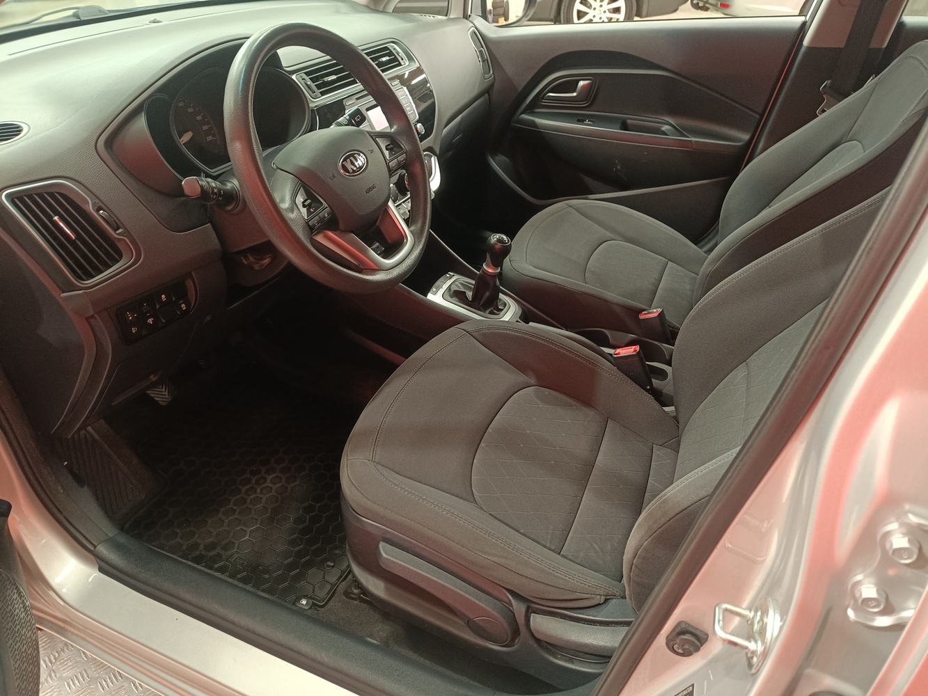 Kia Rio vaihtoauto