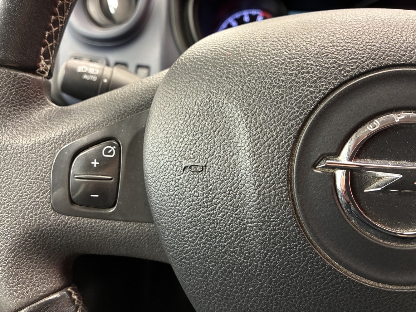 Opel Vivaro vaihtoauto