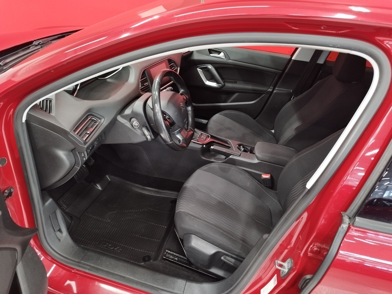 Peugeot 308 vaihtoauto
