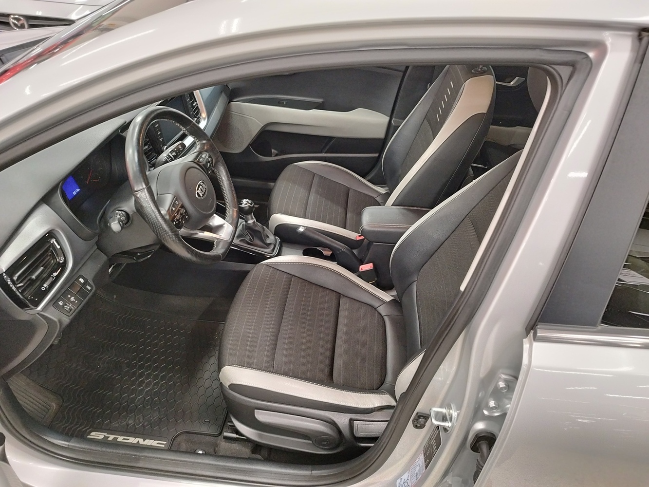 Kia Stonic vaihtoauto