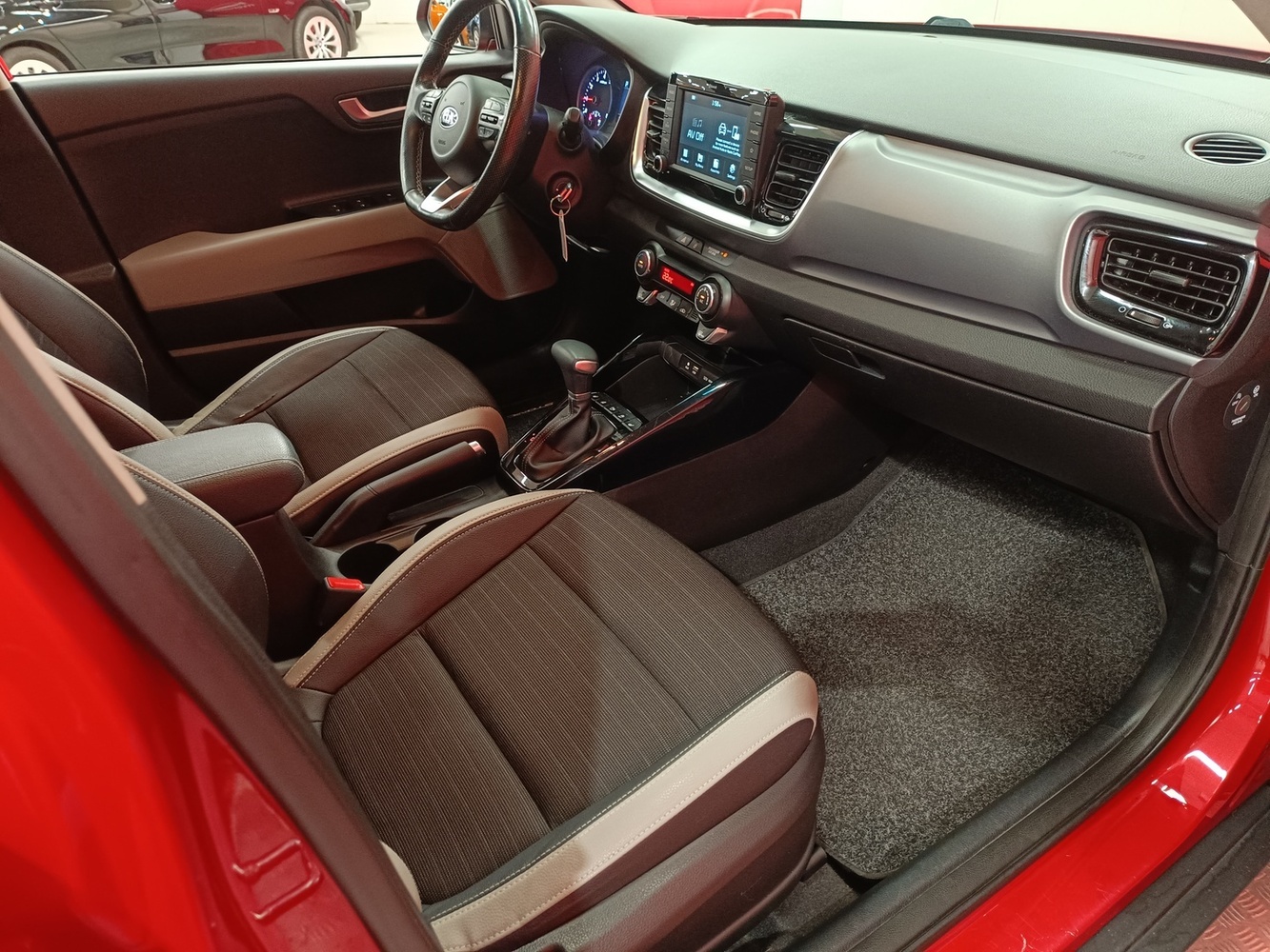 Kia Stonic vaihtoauto
