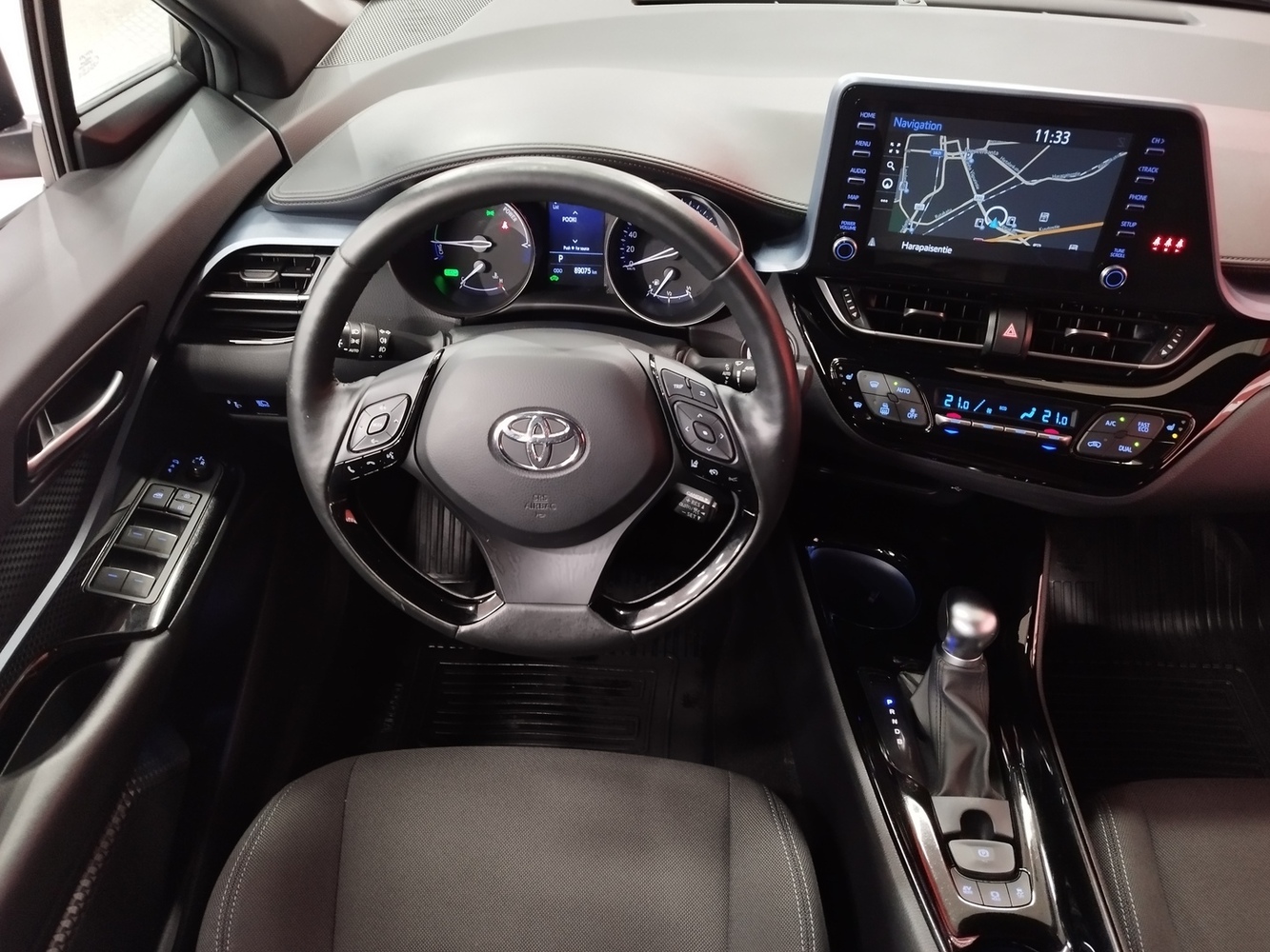 Toyota C-HR vaihtoauto