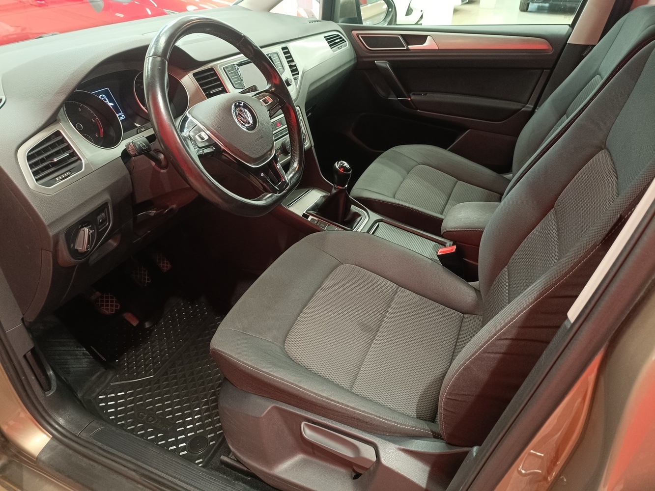 Volkswagen Golf Sportsvan vaihtoauto