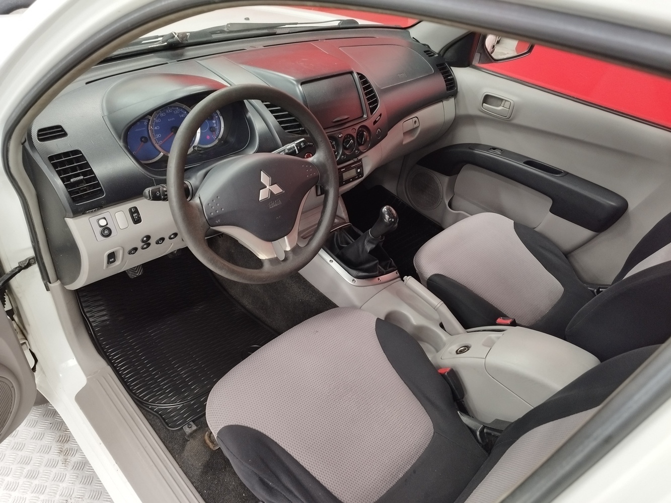 Mitsubishi L200 vaihtoauto