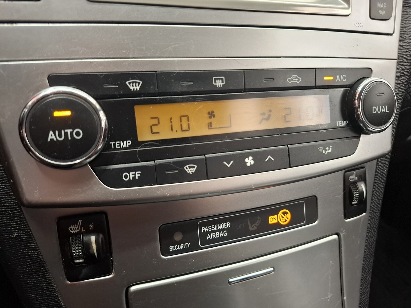 Toyota Avensis vaihtoauto
