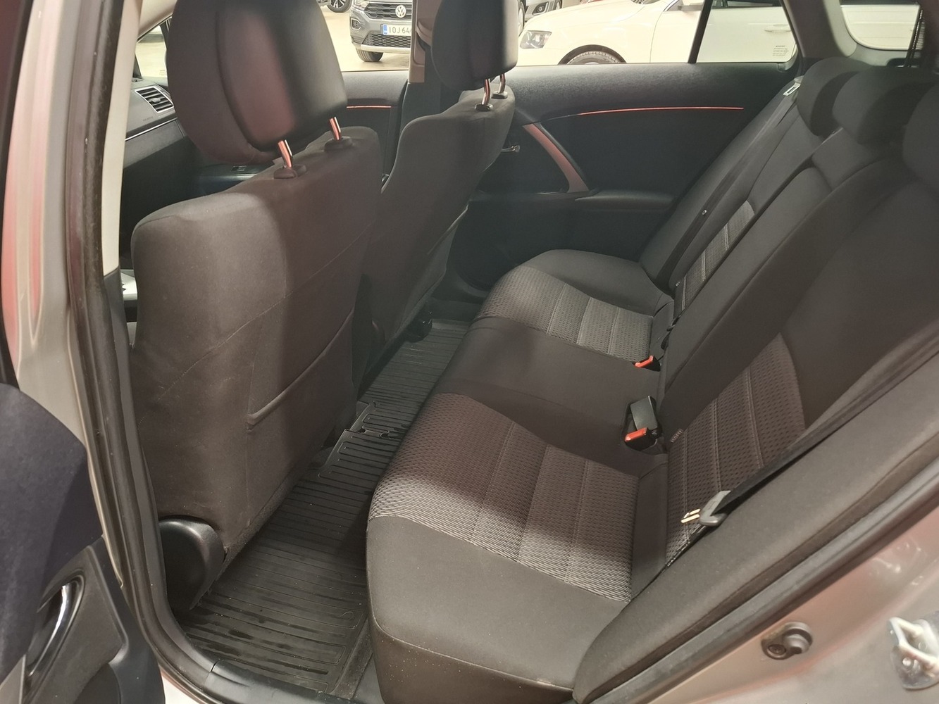 Toyota Avensis vaihtoauto