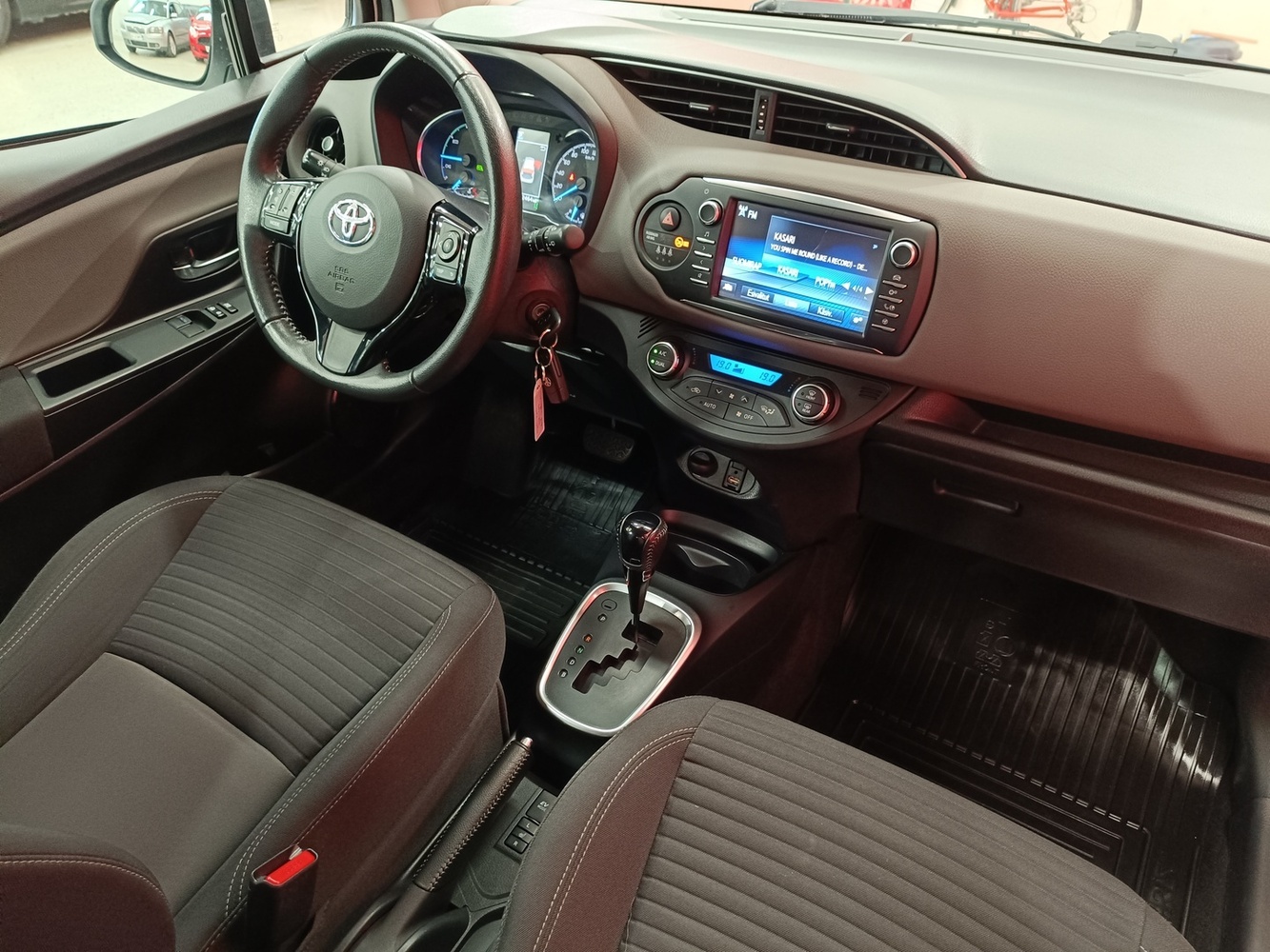 Toyota Yaris vaihtoauto