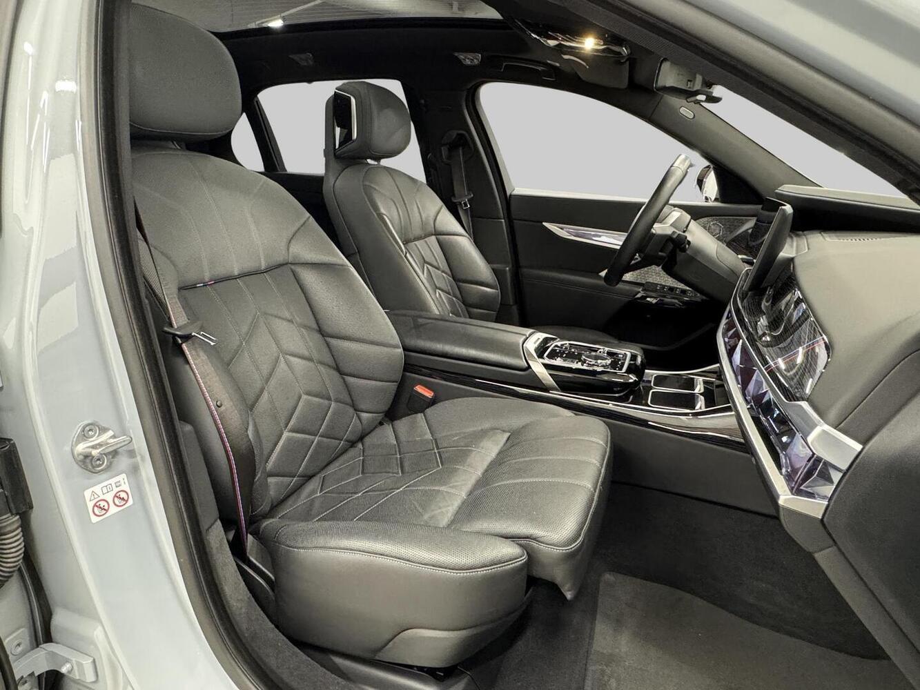 BMW i7 vaihtoauto
