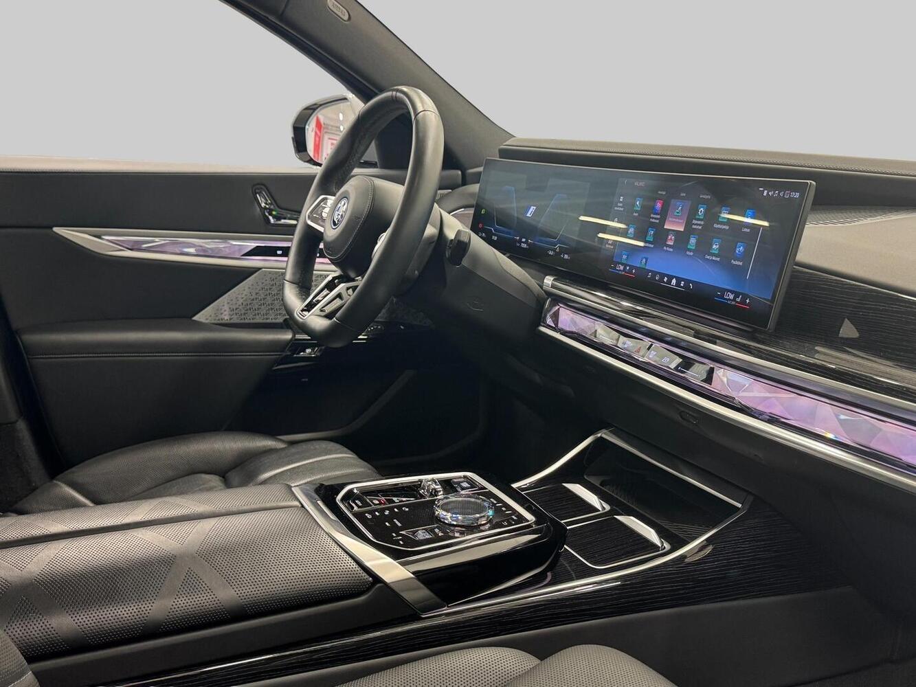 BMW i7 vaihtoauto