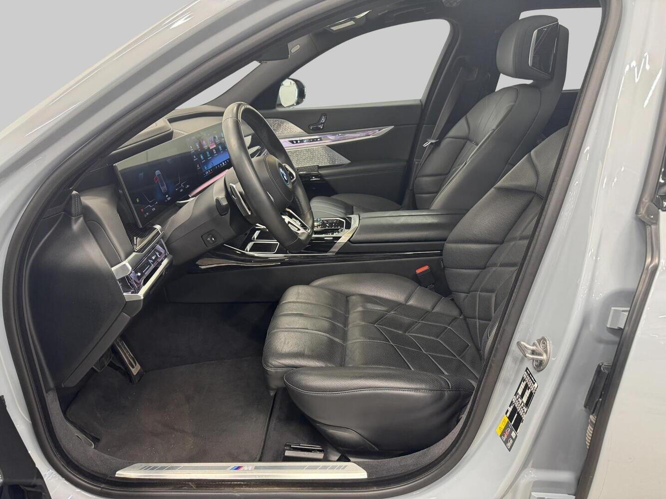 BMW i7 vaihtoauto