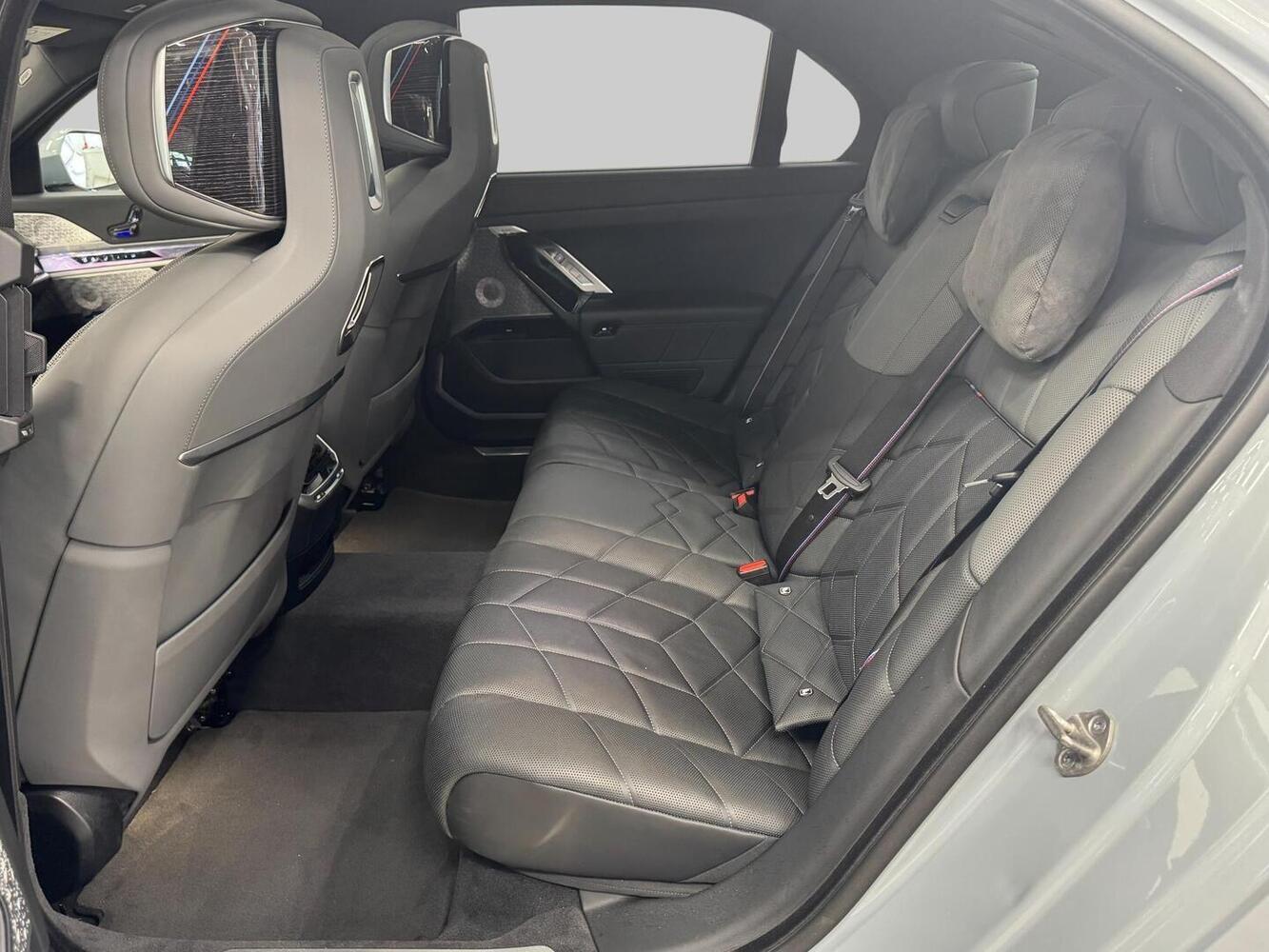 BMW i7 vaihtoauto