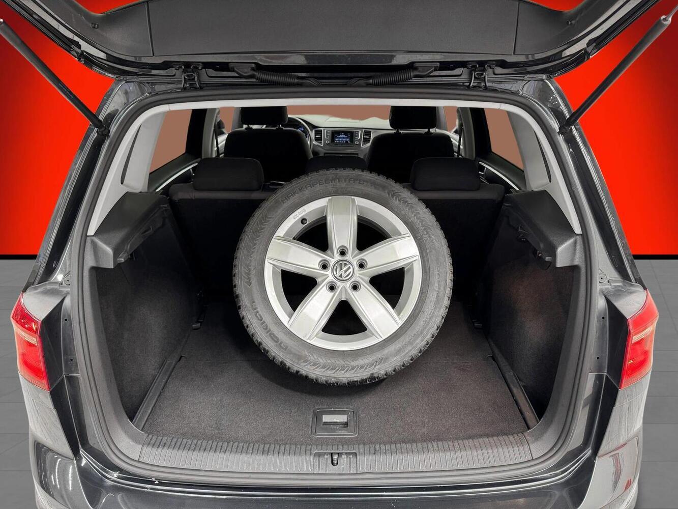 Volkswagen Golf Sportsvan vaihtoauto