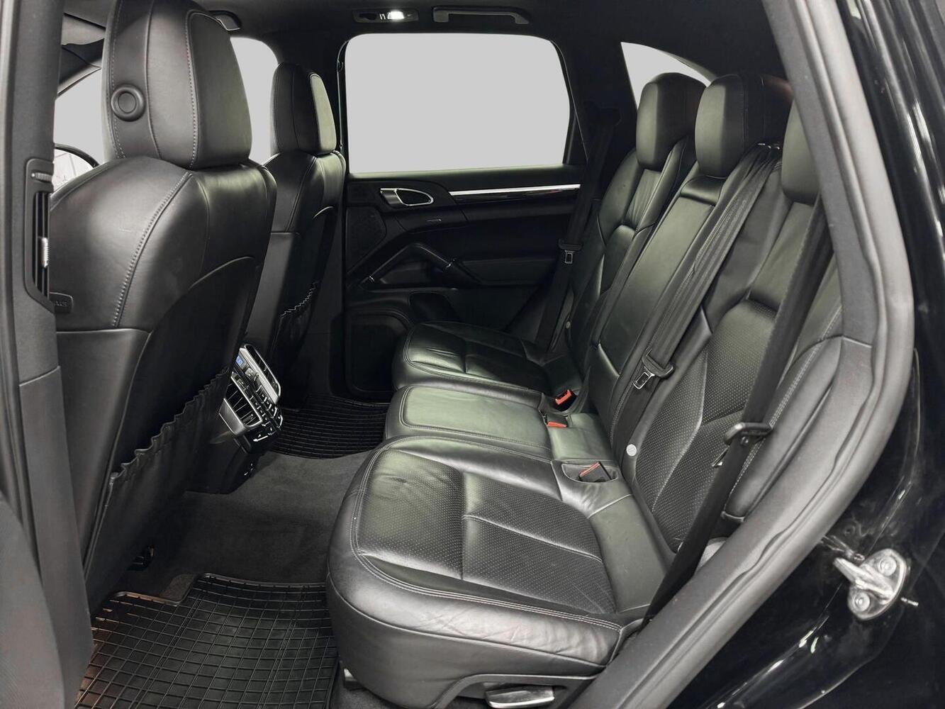 Porsche Cayenne vaihtoauto