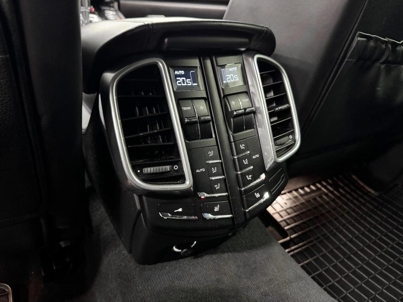 Porsche Cayenne vaihtoauto
