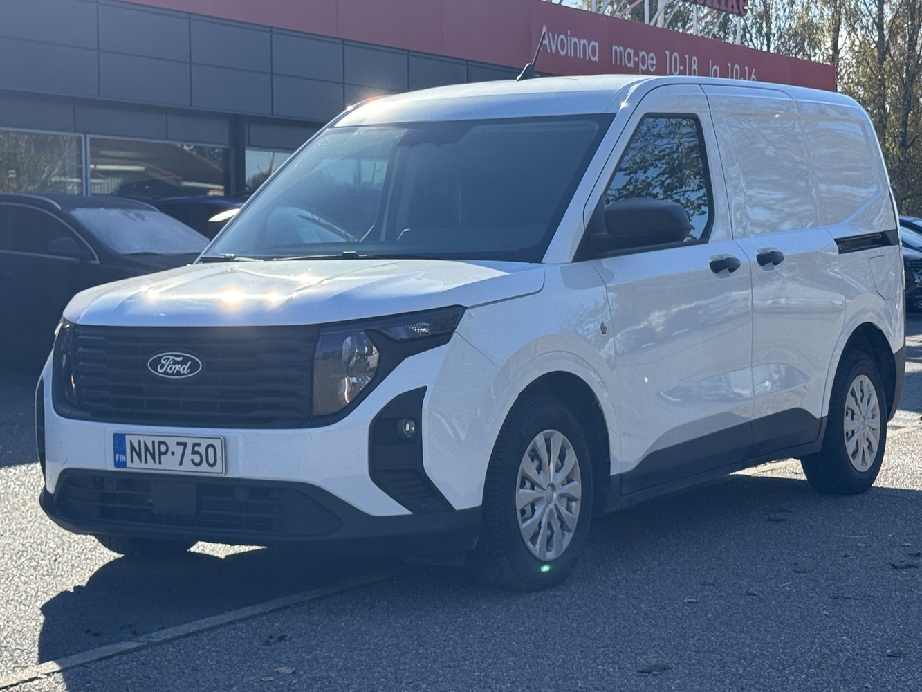 Ford Transit Courier vaihtoauto
