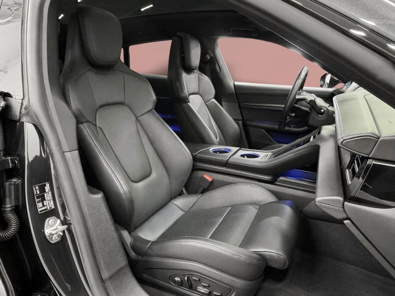 Porsche Taycan vaihtoauto