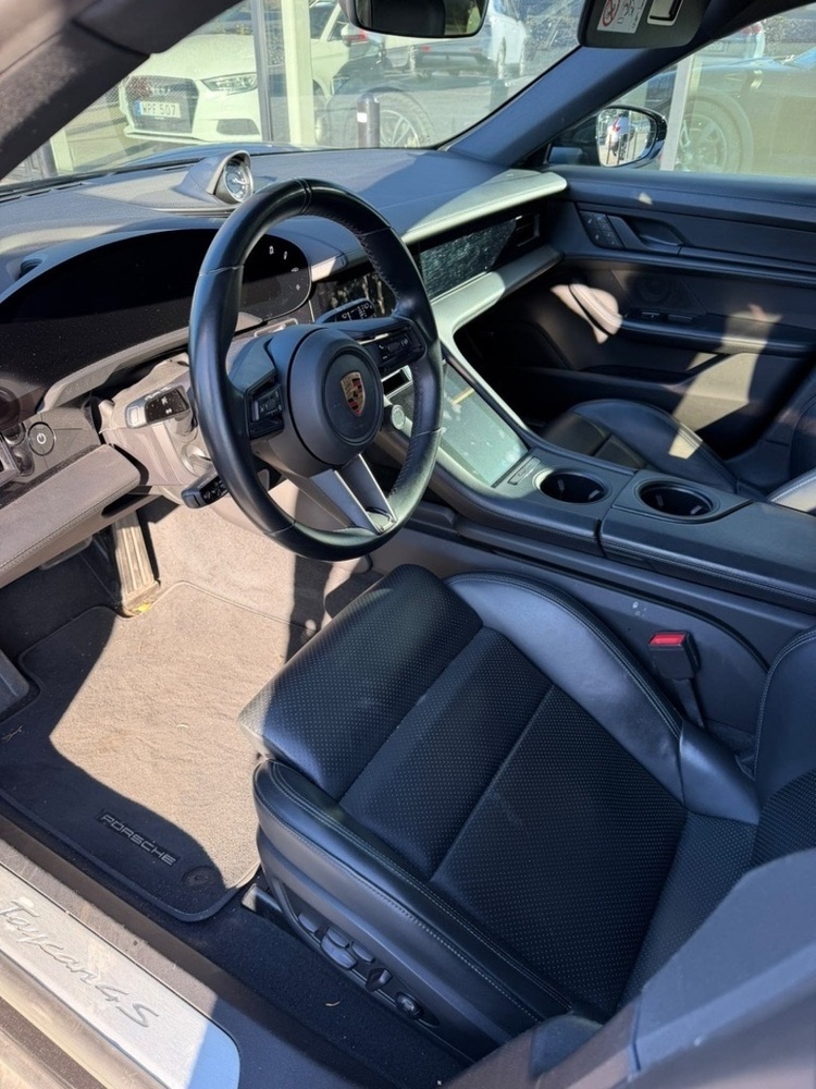 Porsche Taycan vaihtoauto
