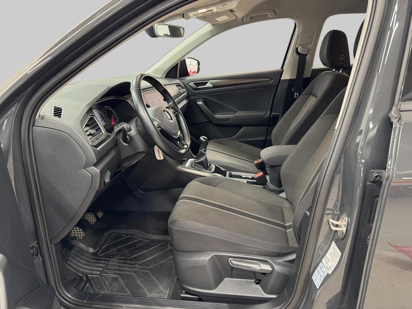 Volkswagen T-Roc vaihtoauto