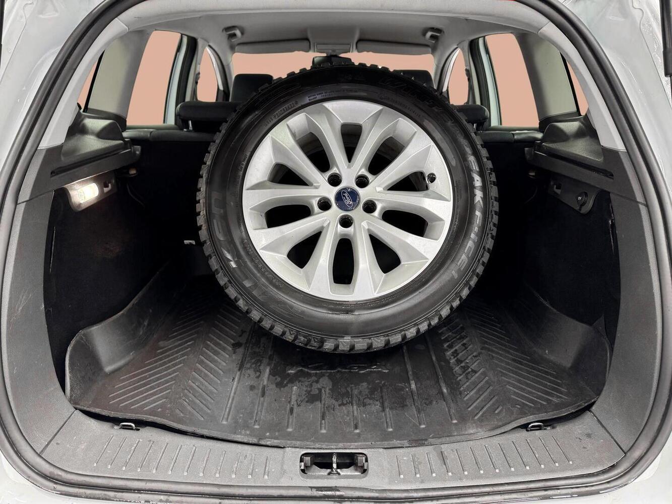 Ford Kuga vaihtoauto
