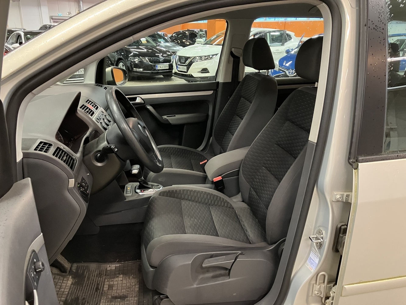 Volkswagen Touran vaihtoauto