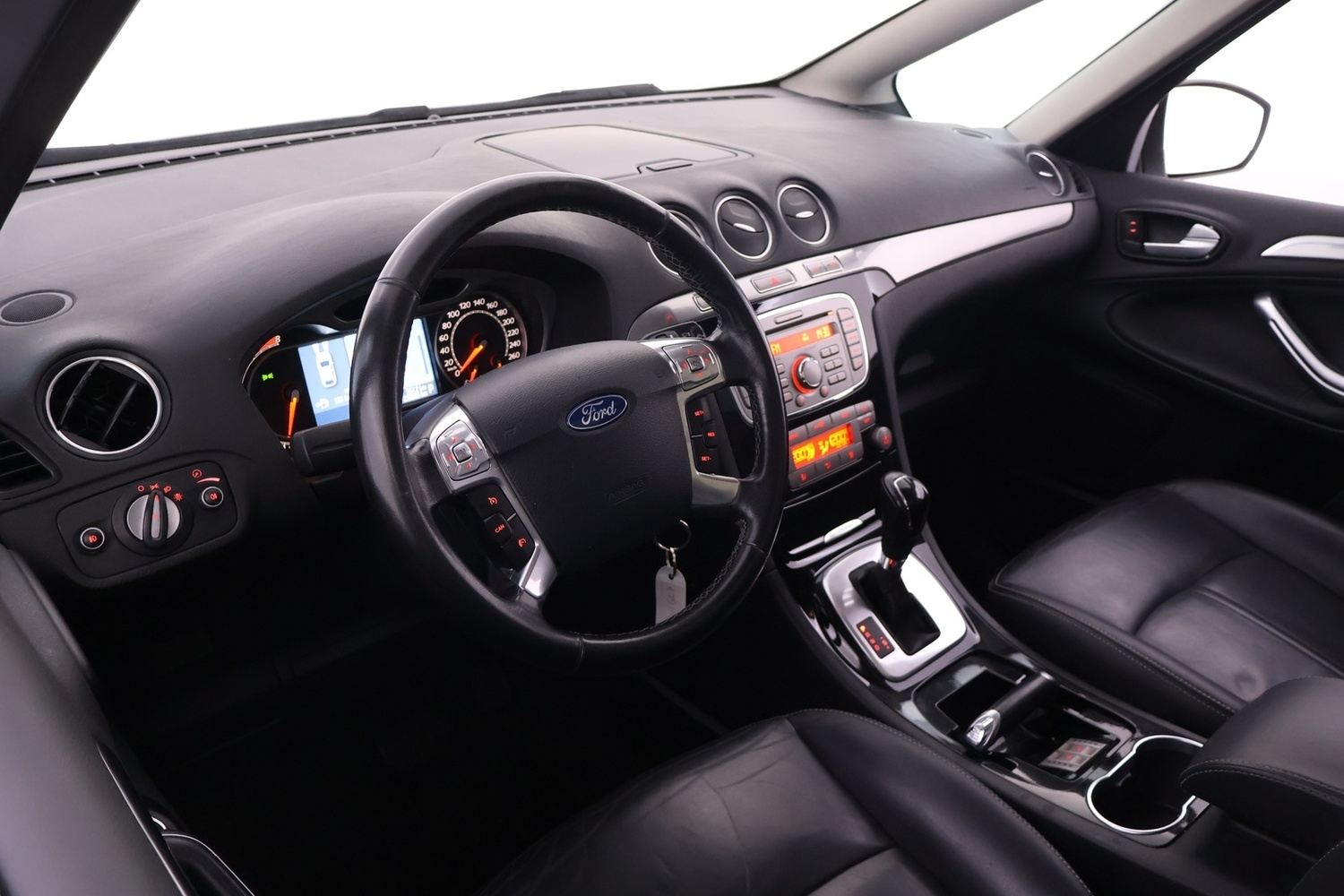 Ford S-MAX vaihtoauto