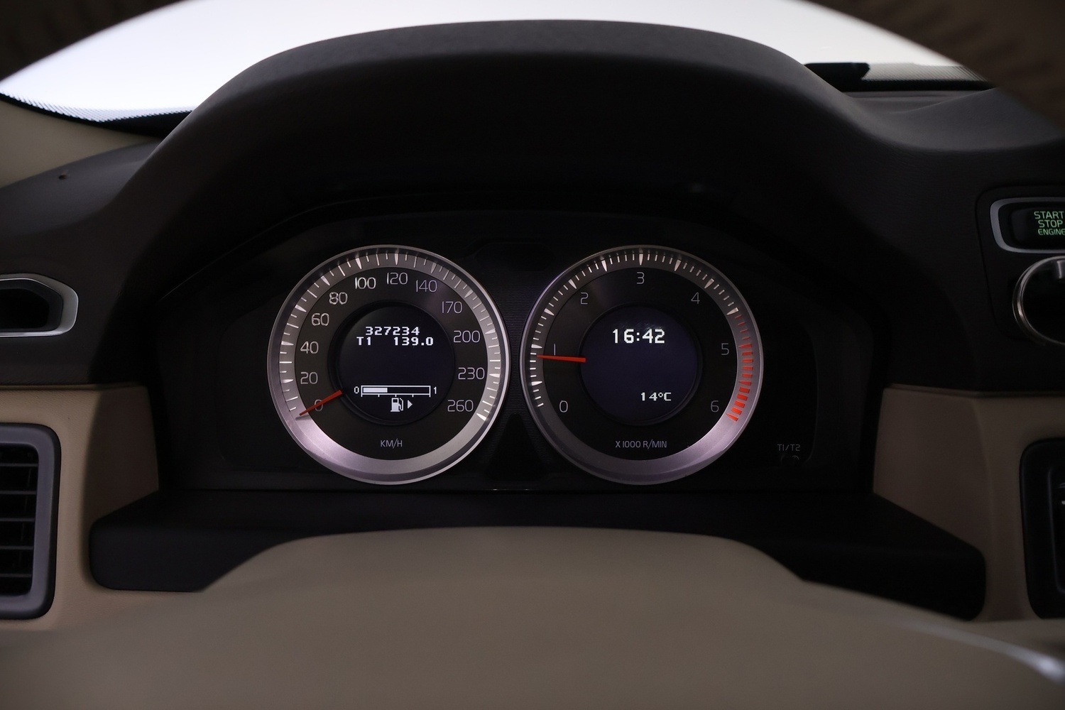 Volvo V70 vaihtoauto