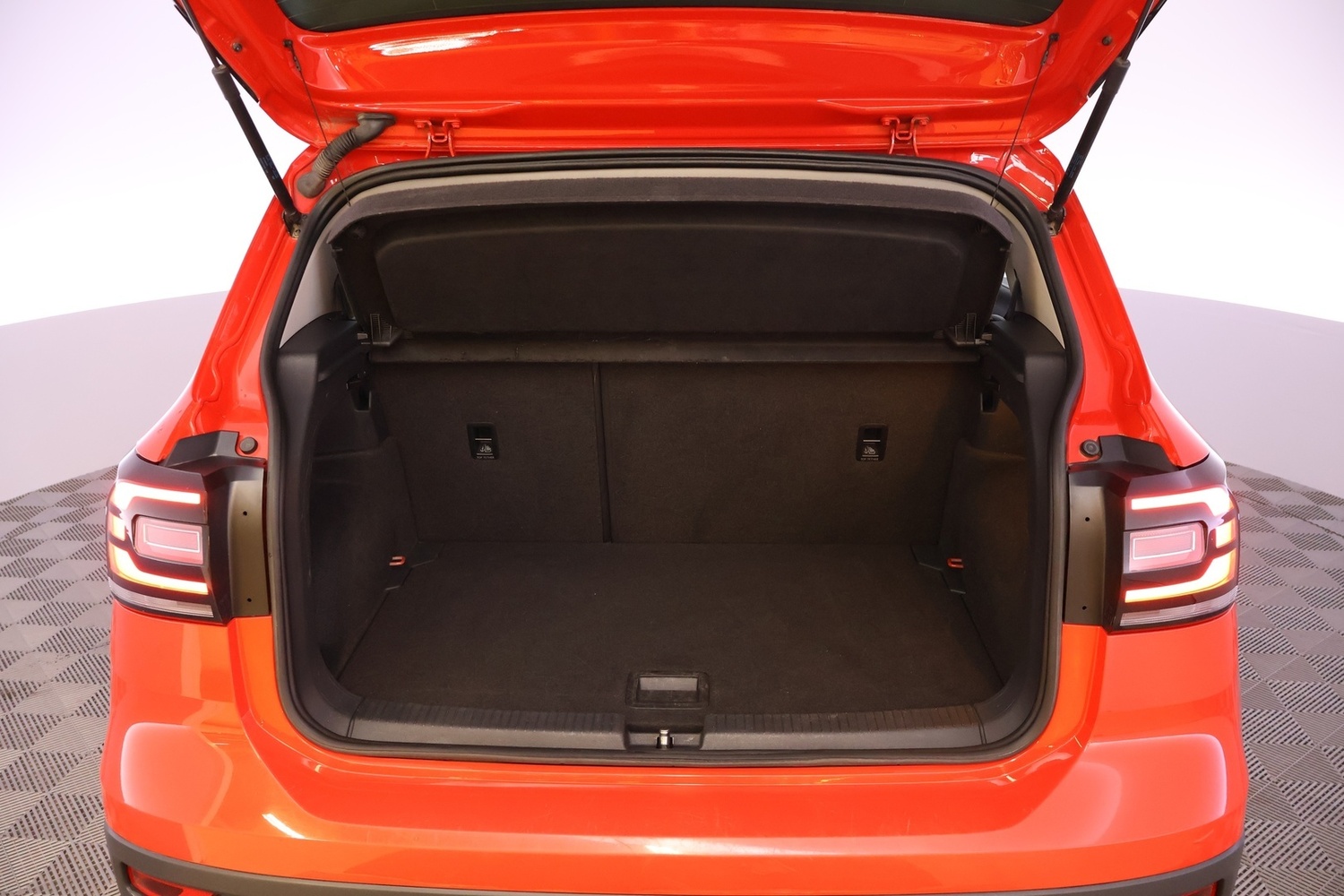 Volkswagen T-Cross vaihtoauto