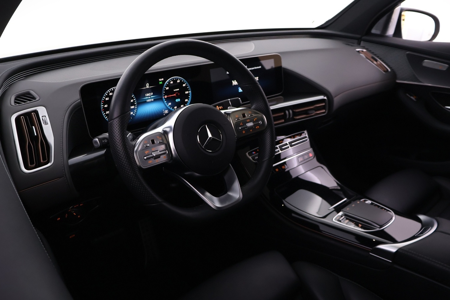 Mercedes-Benz EQC vaihtoauto